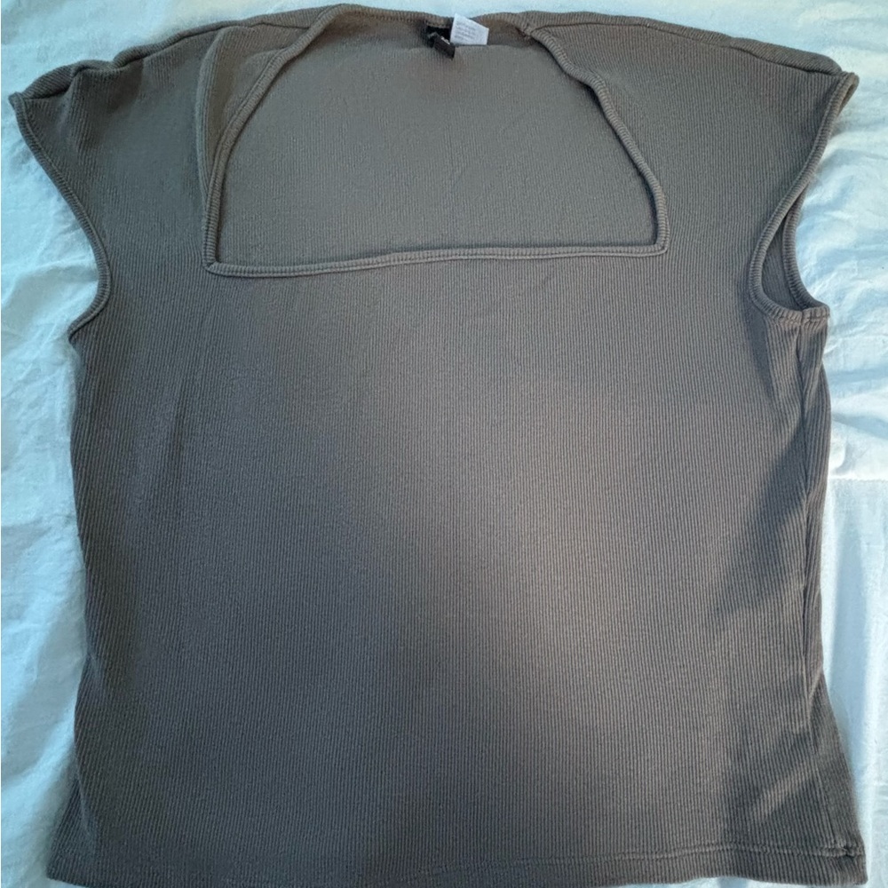 H&M Gray Muscle Tee with Sailor Collar and Boxy Fit